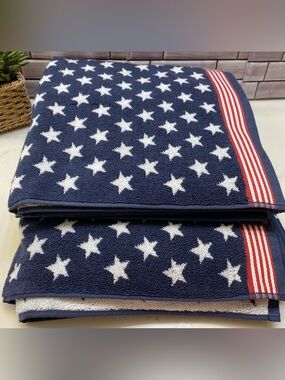 Brooks Brothers ❤️(2) Americana star pattern Bath Towel Luxury 30x56”  New